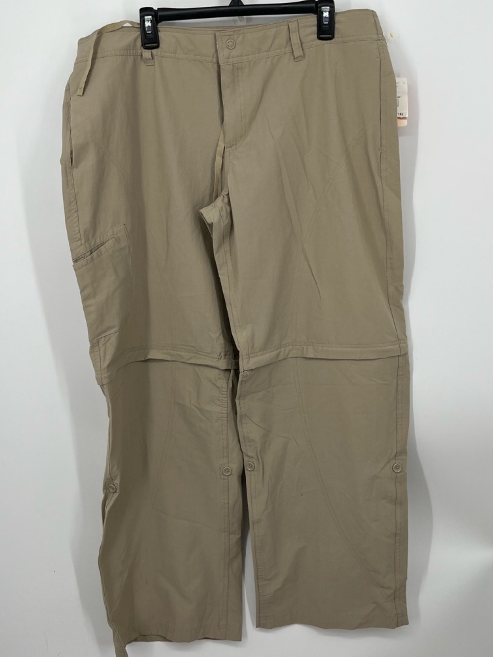 Danskin Now Women's Dri-More Barley Cargo Convertible Pants.  NWT